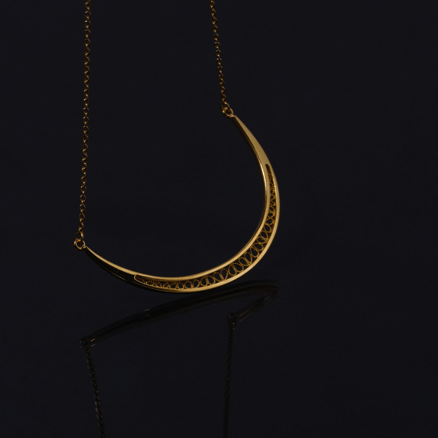 <即日発送> crescent moon necklace - gold