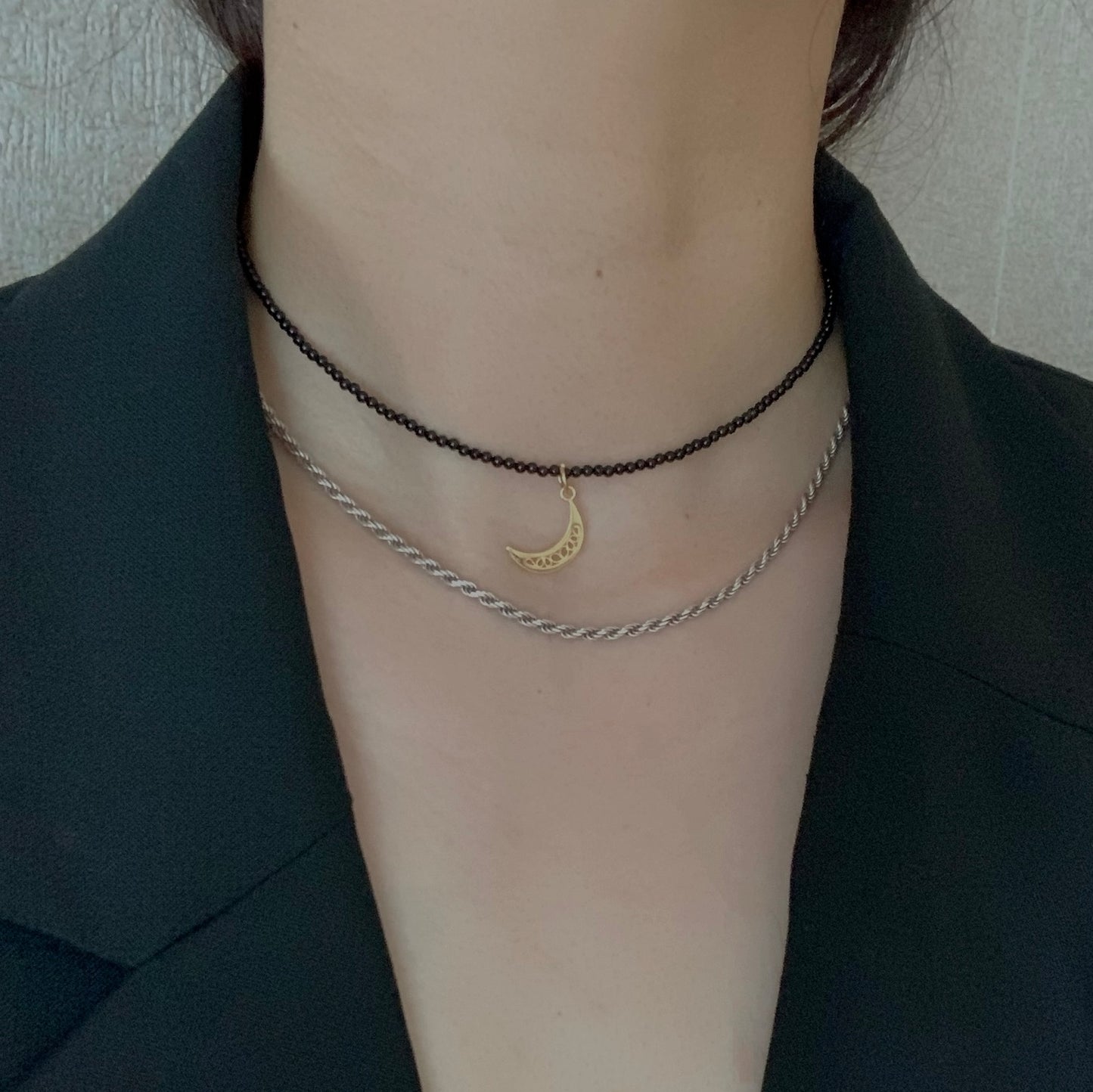 moon charm onyx choker - gold