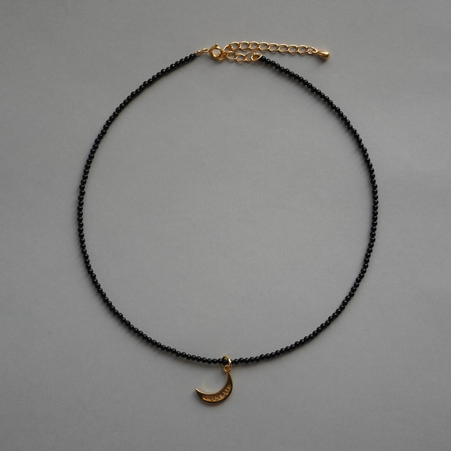 moon charm onyx choker - gold