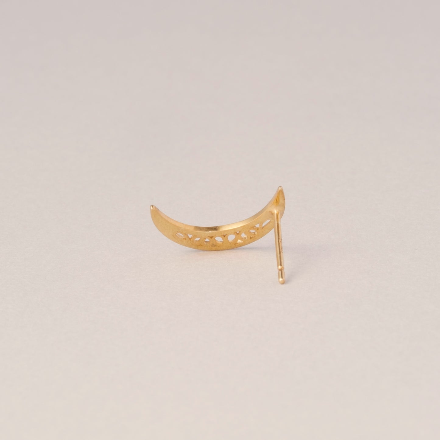 pre-order / small moon pierce