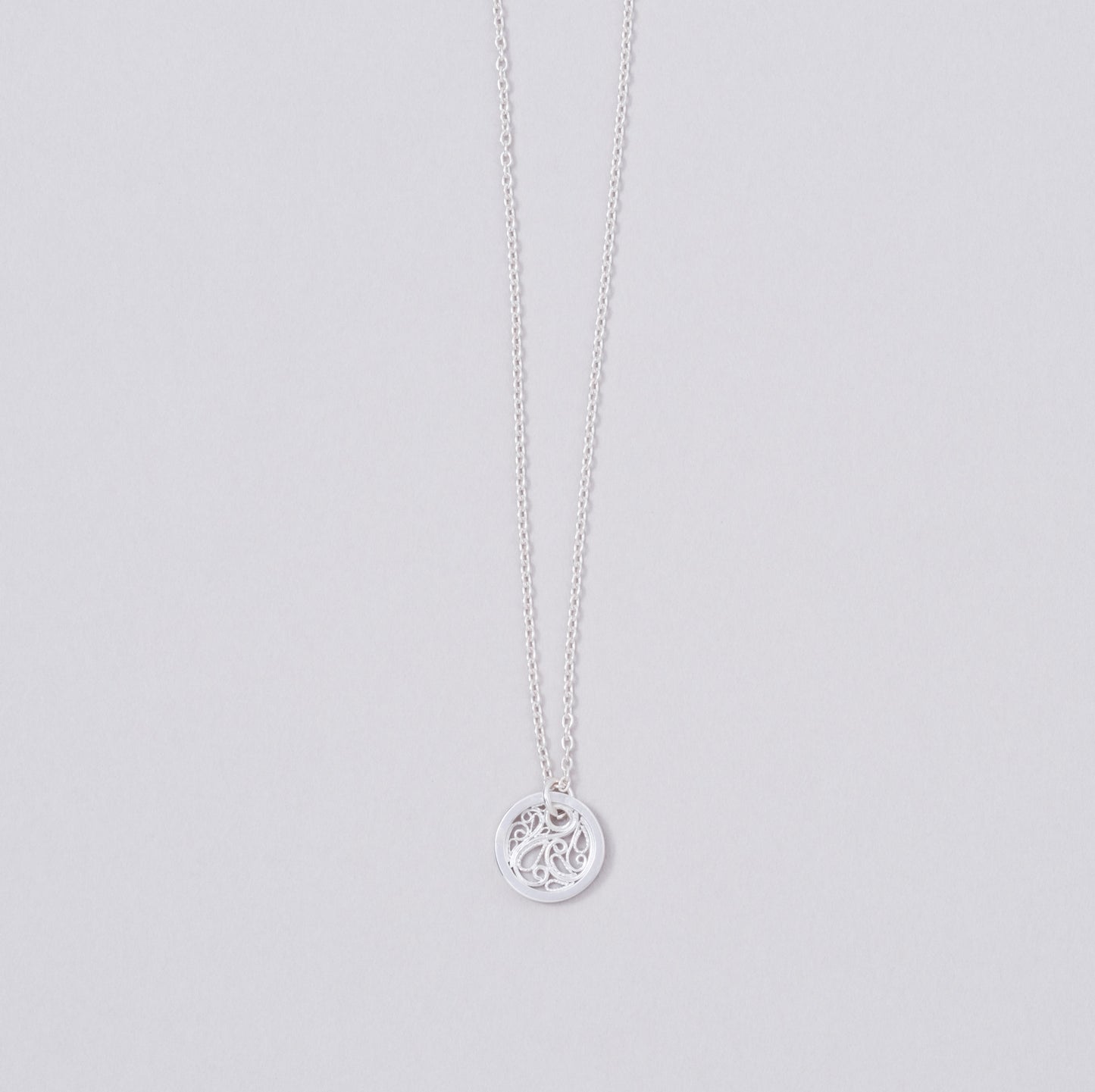 ＜即日発送可能＞ circle charm necklace