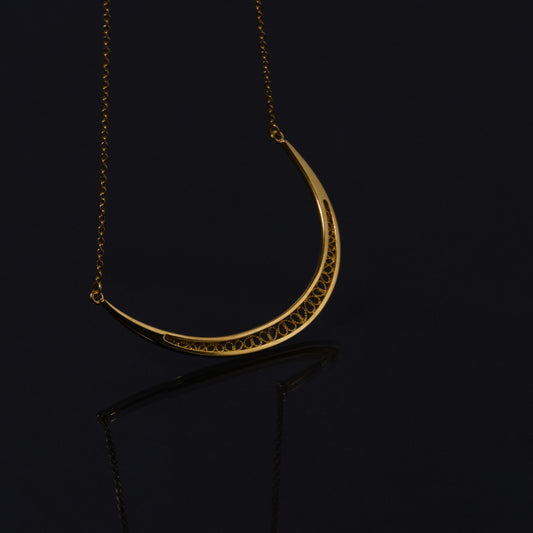 pre-order / crescent moon  necklace - gold